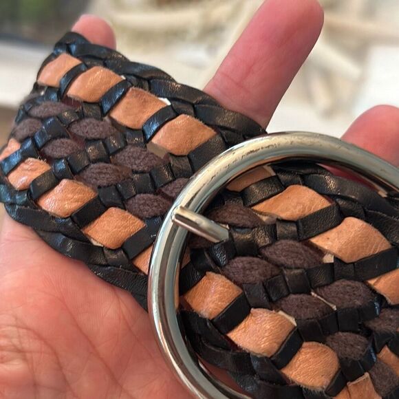 Gorgeous LOFT brown and tan leather belt size M - Picture 2 of 4